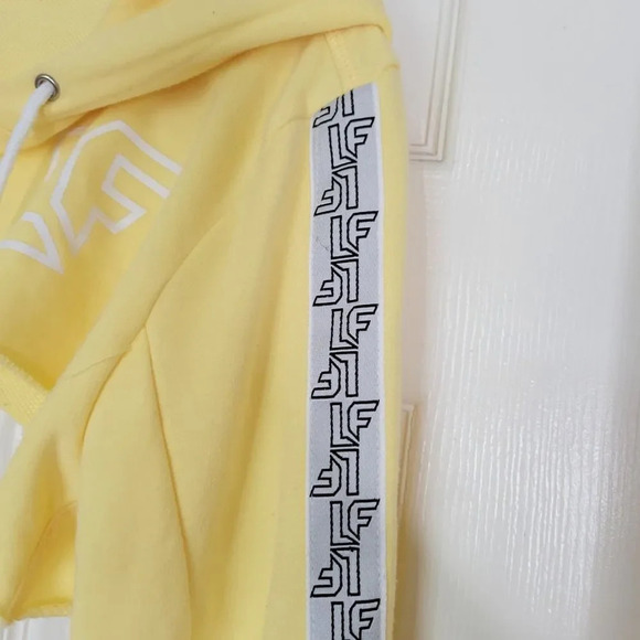 LF The Brand Ultra Cropped Hoodie Yellow Size Medium Workout - Picture 6 of 7